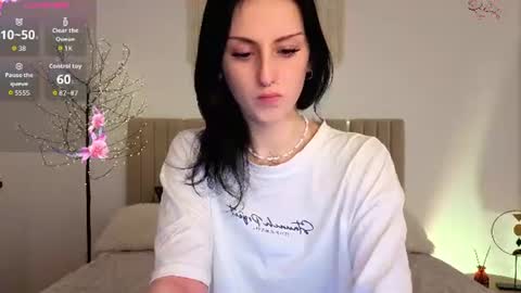 Snapshot of little1_molly chatting on 06-11-26, 08:29 Molly online show from 06-11-26, 08:29