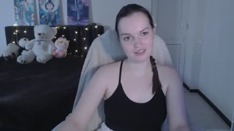 little__flowers online show from 10-19-25, 07:42