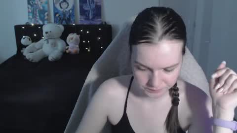 little__flowers online show from 06-12-26, 08:57