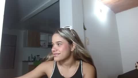 Snapshot of little_babyboo_ chatting on 06-18-26, 02:56 Catalina online show from 06-18-26, 02:56