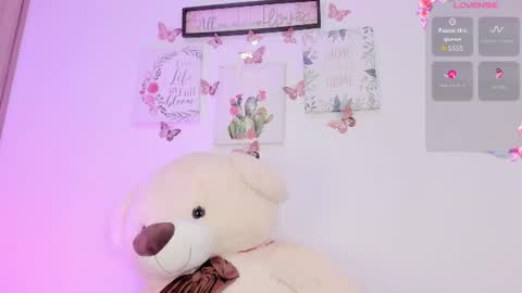 Snapshot of little_channel_ chatting on 06-12-26, 11:42 online show from 06-12-26, 11:42