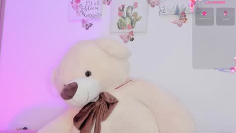 Snapshot of little_channel_ chatting on 06-22-26, 11:29 online show from 06-22-26, 11:29