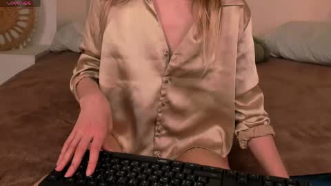 Snapshot of little_clare_ chatting on 03-27-26, 11:32 little_clare_ online show from 03-27-26, 11:32