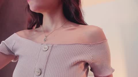 Snapshot of little_eli chatting on 01-25-25, 07:18 Help me reach 100 likes online show from 01-25-25, 07:18