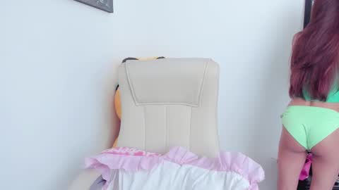 Snapshot of little_eli chatting on 02-15-25, 07:06 Help me reach 100 likes online show from 02-15-25, 07:06