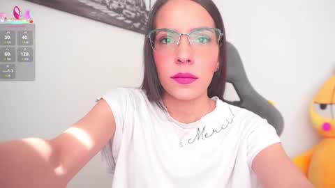 Snapshot of little_eli chatting on 09-11-25, 07:14 Help me reach 100 likes online show from 09-11-25, 07:14