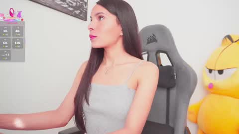 Snapshot of little_eli chatting on 09-25-25, 07:17 Help me reach 100 likes online show from 09-25-25, 07:17