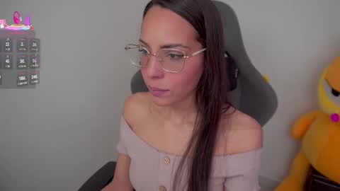 Snapshot of little_eli chatting on 09-28-25, 07:08 Help me reach 100 likes online show from 09-28-25, 07:08