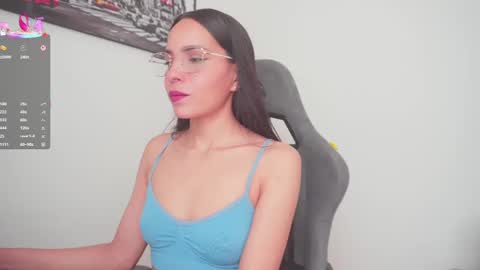 Snapshot of little_eli chatting on 10-09-25, 07:12 Help me reach 100 likes online show from 10-09-25, 07:12