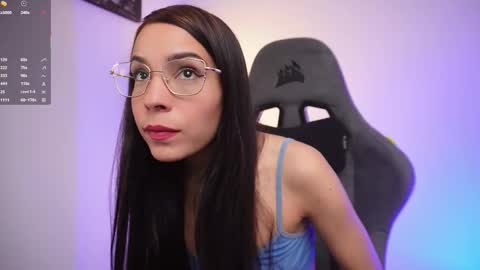 Snapshot of little_eli chatting on 10-19-25, 07:14 Help me reach 100 likes online show from 10-19-25, 07:14