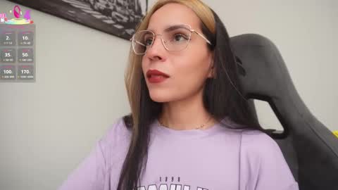 Snapshot of little_eli chatting on 10-28-25, 07:16 Help me reach 100 likes online show from 10-28-25, 07:16