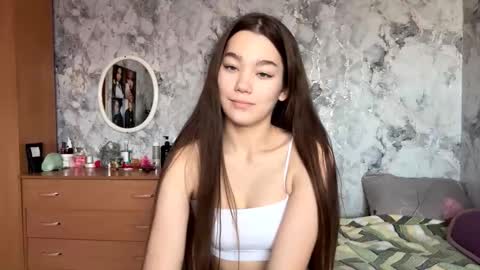 Viiola online show from 11-25-25, 05:18