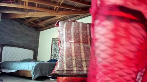 Izzi online show from 01-09-25, 05:43