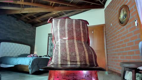 Izzi online show from 01-10-25, 10:36