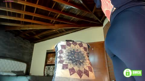 Izzi online show from 04-06-26, 10:22