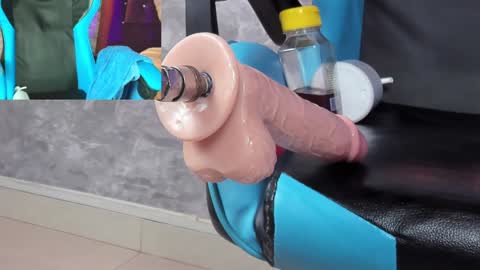 Snapshot of little_lili19 chatting on 02-07-25, 01:15 Lili online show from 02-07-25, 01:15