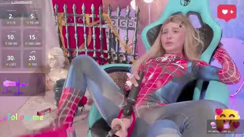 Snapshot of little_lili19 chatting on 10-31-25, 09:27 Lili online show from 10-31-25, 09:27