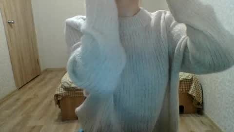 Snapshot of little_mariaa chatting on 09-18-25, 05:15 Maria online show from 09-18-25, 05:15