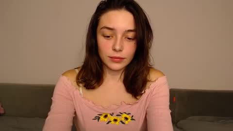 Snapshot of little_mia__ chatting on 12-13-25, 09:42 Mia Im online every day 1530 PM in New York 2030 PM in London online show from 12-13-25, 09:42