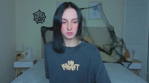 Snapshot of little_mollee chatting on 10-28-25, 08:55 little_mollee online show from 10-28-25, 08:55