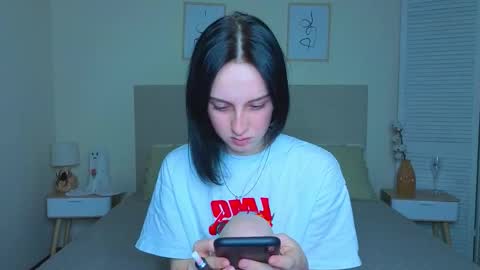 Snapshot of little_mollee chatting on 11-14-25, 04:28 little_mollee online show from 11-14-25, 04:28