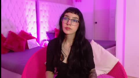 Paulette online show from 05-27-26, 04:20
