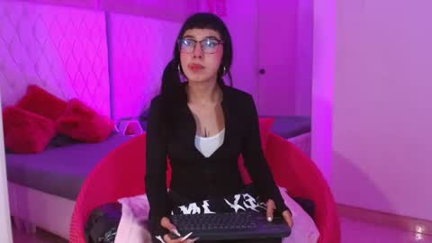 Paulette online show from 06-14-26, 04:25