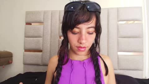 Mia online show from 12-20-25, 02:57