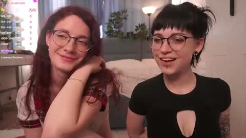 Snapshot of little_poetry chatting on 06-15-26, 02:36 Kiki online show from 06-15-26, 02:36