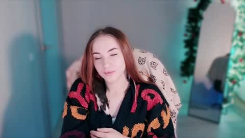 Snapshot of little_pretty_woman chatting on 12-18-24, 08:09 little_pretty_woman online show from 12-18-24, 08:09