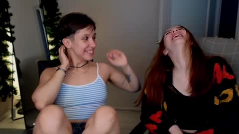 Snapshot of little_pretty_woman chatting on 01-13-25, 08:04 little_pretty_woman online show from 01-13-25, 08:04