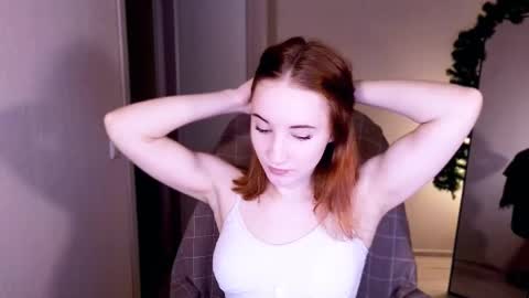 Snapshot of little_pretty_woman chatting on 02-10-25, 07:49 little_pretty_woman online show from 02-10-25, 07:49