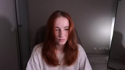 Snapshot of little_pretty_woman chatting on 06-13-26, 07:01 little_pretty_woman online show from 06-13-26, 07:01