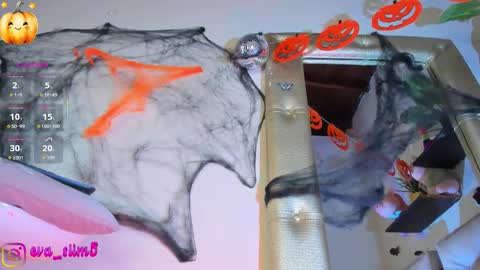 Snapshot of little_red_18 chatting on 10-30-25, 07:58 Eva online show from 10-30-25, 07:58