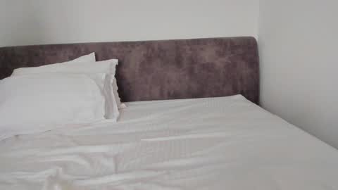 Snapshot of little_red_diamond chatting on 01-13-25, 12:45 hey im anna online show from 01-13-25, 12:45