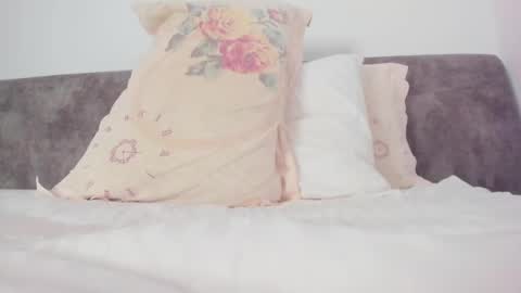 Snapshot of little_red_diamond chatting on 02-16-25, 11:38 hey im anna online show from 02-16-25, 11:38