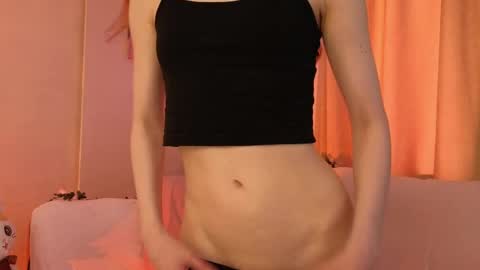Snapshot of little_red_rosy chatting on 05-05-26, 04:31 Rosy online show from 05-05-26, 04:31