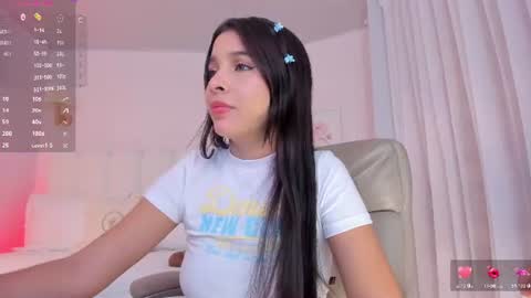 Snapshot of little_sweet_18 chatting on 07-22-26, 11:18 Daniela online show from 07-22-26, 11:18