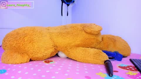 Im Laura. buy my contentcompra mi contenido offline  online show from 12-17-24, 06:42