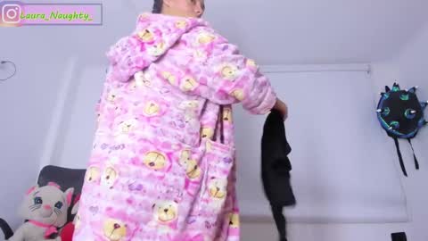 Im Laura. buy my contentcompra mi contenido offline  online show from 01-17-25, 09:17