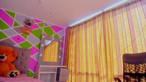 Im Laura. buy my contentcompra mi contenido offline  online show from 12-02-25, 06:36