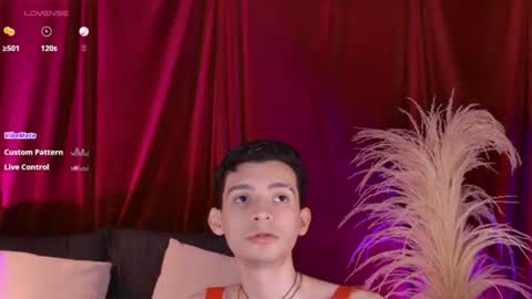 Snapshot of little_twiink chatting on 06-09-26, 02:06 Juan Ferrer online show from 06-09-26, 02:06