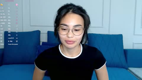 Kwan online show from 10-14-25, 09:43