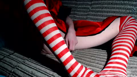 Snapshot of littlebuddycze chatting on 02-20-26, 12:07 Malej Kmo online show from 02-20-26, 12:07