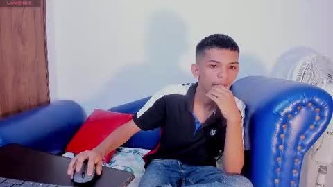 Snapshot of littlecum18 chatting on 06-21-26, 12:19 Pipe online show from 06-21-26, 12:19