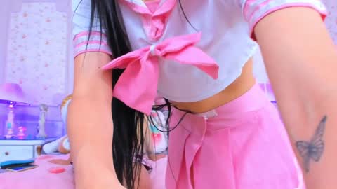 Snapshot of littlecuties chatting on 12-05-24, 03:59 Violet Alyson online show from 12-05-24, 03:59