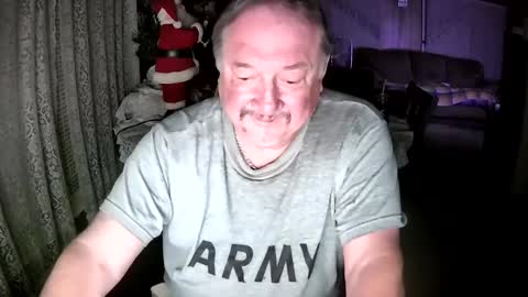 Snapshot of littled83057 chatting on 12-21-24, 01:47 Littled83057 online show from 12-21-24, 01:47