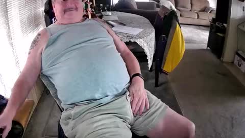 Littled83057 online show from 12-13-25, 07:53