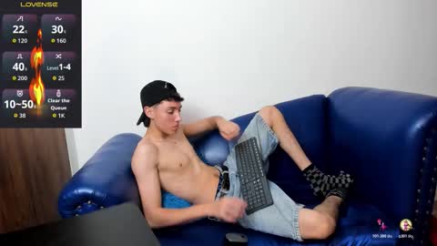 Snapshot of littledanny_ chatting on 10-18-25, 06:19 DANNY online show from 10-18-25, 06:19