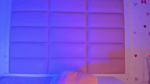 Snapshot of littlee_emma_ chatting on 10-20-25, 12:22 littlee_emma_ online show from 10-20-25, 12:22